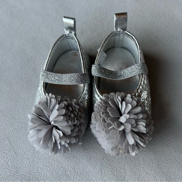 3 for $25 ~ Silver Ballet Flat with Flower ~ Baby Size 3-6 Months - Picture 1 of 7